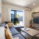 Huntington Townhouse with Patio and Parking, Auckland - Fotografie 1