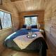 Incredible Modern Tiny Log Cabin near the Ammonoosuc River for a Romantic Getaway in New Hampshire, Jericho - Fotografie 4