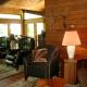 Riverfront Cabin Rental with a Private Hot Tub in Saugatuck, Michigan, Douglas (zdjęcie 3)