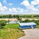 Amazing Glamping Vacations in this Riverside Cottage in Llano, Texas, Llano (fotografie 7)