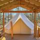 Cozy Glamping Tent with Rain Shower in Calabash, North Carolina, Iredell (fotografie 10)