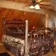 Secluded Log Cabin Nestled in the Woods in Athol, New York, Athol (Foto 4)