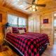 Incredible Cabin with Pool Table and Hot-Tub in Cleveland, Georgia, Stovall Mill (zdjęcie 4)