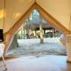 Relaxation and Fun Combined Glamping Tents M & In-Water Picnic Table L in Kingsbury, TX, Second Crossing - Fotografie 7