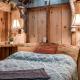 Pet Friendly Glamping in a Vintage Hay Wagon to Discover the Adirondacks, Greig - Fotografie 4
