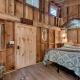 Pet Friendly Glamping in a Vintage Hay Wagon to Discover the Adirondacks, Greig - Fotografie 10