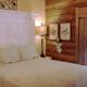 Rustic Lodge Getaway with Large Patio and Pond near Lufkin, Texas, Zavalla (zdjęcie 4)