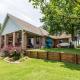Spacious Cottage Rental on the Shores of Cedar Creek Lake in Mabank, Texas