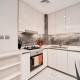 FAM Living Stylish 1BR in Nobles Tower Near Downtown, Dubai - Foto 4