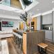 Superb Luxury 3 Bedroom House - Garden - Parking - Outdoor Playground 17P