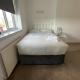 Private Rooms with Shared Bathroom Bus Stop 8 Mins Away Earley - Fotografie 1