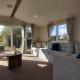 Luxury mini lodge with hot tub and decking at Tattershall Lakes, Tattershall (fotografie 8)
