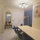 JINIQUE IN cozy stay ,2 Rooms ,3 Queen beds, Gyeongbokgung MRT 10min ,6person possible,restaurant street,Hanbok trip,near Gwanghwamun and Gyeongbokgung Palace, Seúl - Foto 6