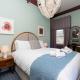 Pass the Keys King Room in superb Central Bath Location, Bath - Photo 4