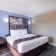 Super 8 by Wyndham Toronto East ON, Toronto - Photo 7