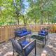 Charlotte Gem with Deck and Community Amenities, Charlotte - Fotografie 3