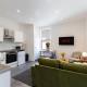 Contractor-Friendly 4-Bed 2-Bath Apartment, fast WiFi, central Redcar, Redcar