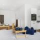 Private Studio Apartment with Parking, Borehamwood