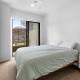 The Urban Retreat - Takapuna Central Apartment, Окленд - Фото 10