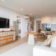 Cozy 2-Bed Apt by the Sea Beach - KBR37 Ban Bang Po - Foto 4