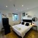 Townhouse Studio with Kitchen & Ensuite - Great Location, Londýn - Fotografie 9