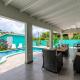 Villa Maya, Barber