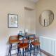 Stylish 2-Bed Cottage with Courtyard Garden Near South Ealing Tube Station, Londýn - Fotografie 5