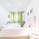 Artistic 2-bedroom apartment with courtyard, Lisbon - Photo 5