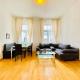 Bright 2BR Retreat Steps from Westbahnhof, Wien - Foto 2