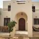 Beautiful villa with pool, no facing Al Maqārisah - Фото 1