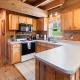 Romantic Cabin Getaway - King Bed - Fast Wi-Fi - Pet-Friendly, Meadows of Dan (zdjęcie 3)