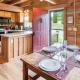 Romantic Cabin Getaway - King Bed - Fast Wi-Fi - Pet-Friendly, Meadows of Dan (zdjęcie 7)