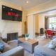 Modern 4BD Townhouse, London - Photo 1
