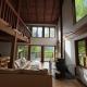 Cabin A MtFuji view, BBQ, lake Saiko 3mins, hammock, wood deck, Narusawa