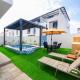 Silk Valley - 4B near Al Hamriyah | Private Pool, Al Ḩamrīyah