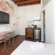GuestHost - Comfy Studio Apartment Navigli Milano, Милан - Фото 10