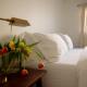 2 Bed 1 Bath Apt in Hollywood with Parking, Лос-Анджелес - Фото 1