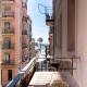 Charming Seaside Apartment in Barceloneta, Renovated with Stunning Sea Views - Photo 7