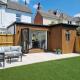 South Coast Beach Holiday Home-3 BED-GF-Sleeps 6-Free Parking-Walk to Beach-Private Garden- Families-Professional Groups-Contractors WELCOME Bournemouth - Photo 5