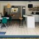 2 bedroom cottage in Bromley suitable for 4 people, Bickley