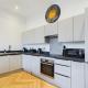 Arcadia House Town Centre Stay 2-Bed Chapel Conversion with Private Parking, Cheltenham (Foto 4)