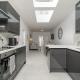 Spacious 6-Bed Home with 4 Baths in Manor Park, Edgware (foto 5)