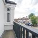 Spacious 6-Bed Home with 4 Baths in Manor Park, Edgware (foto 10)