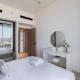 StayShort - JVC sleeps 4 with Amazing Views and Large Balcony, Dubái - Foto 10
