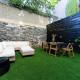Newly Renovated 2BR with Backyard, New York - Photo 2