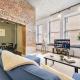 1 BR Downtown Pittsburgh with Best Roof Top View, Pittsburgh