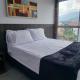 La 70, Laureles Condo, Cold AC, Medellín - Photo 1