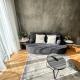 NG Charm in Old Town Apt w-Terrace & Netflix Vilnius - Foto 3