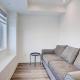 Luxury 2 Queen Beds Suite with Private Bathroom near Downsview Park Subway easy access Downtown - 4th floor walk up and shared kitchen, Toronto (foto 8)
