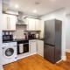 Modern 2-Bedroom Apartment with Stylish Design!, London - Photo 5